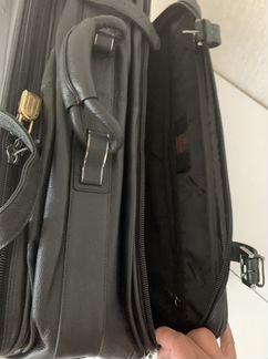 Кожаная сумка-саквояж новая из Кореи на колесиках
