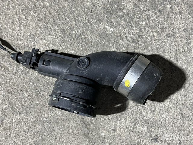 Фланец радиатора + датчик температуры BMW E90