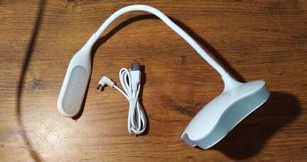 Настольная лампа с аккумулятором и сенсорным выклю