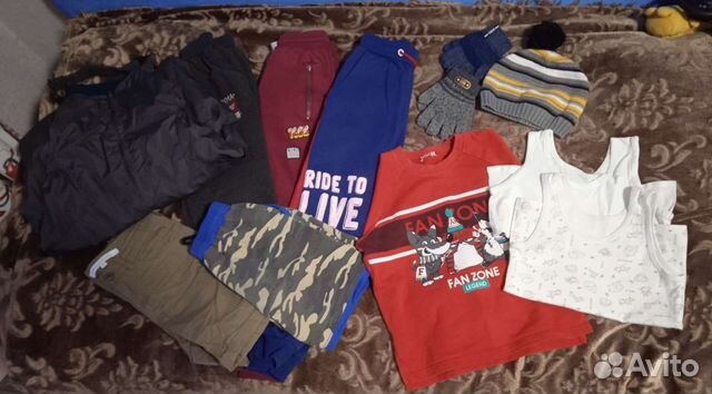 Пакет с детскими вещами