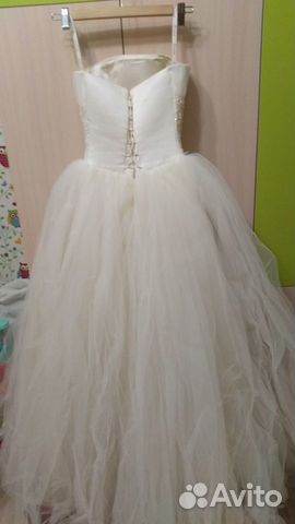 Свадебное платье с фатиновой юбкой