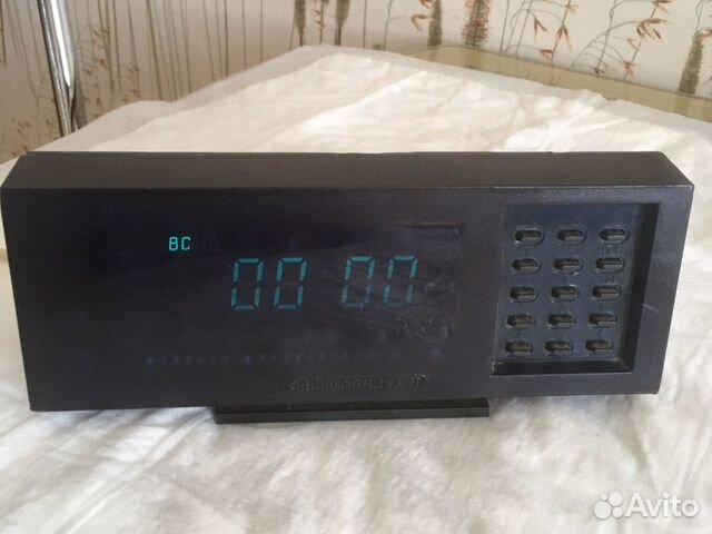 Часы настольные электроника 7