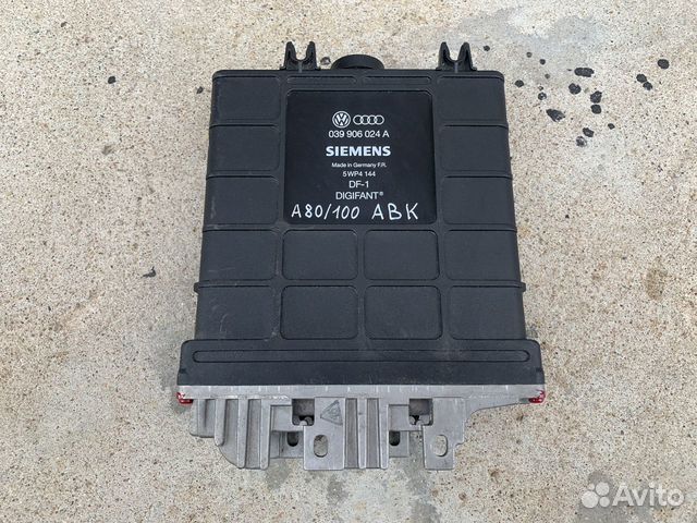 Блок управления двигателем Ауди 80/100 ABK