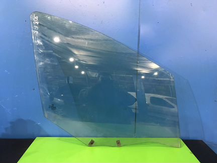 Стекло переднее правое Peugeot 308