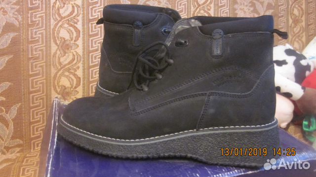 Женские зимние ботинки