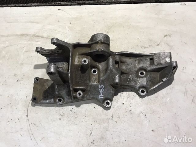 Кронштейн генератора Volkswagen Passat B5