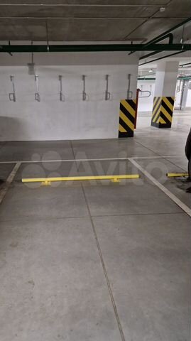 Машиноместо, 13 м²