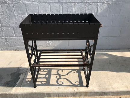 Мангал с дровницей хол. ковка арт.0097