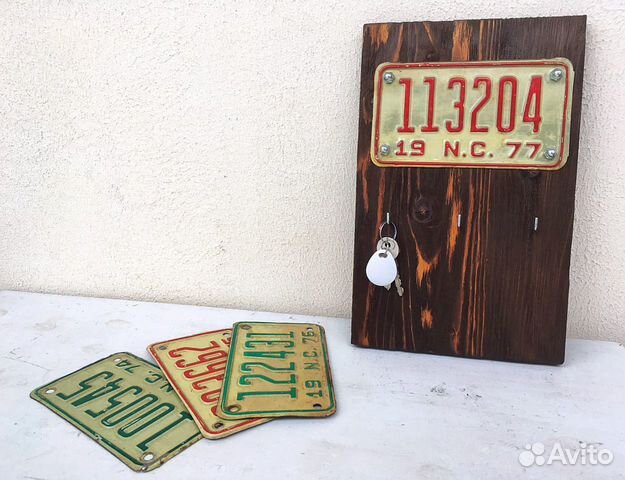 Настенная ключница с мото-номером США