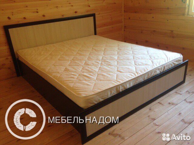 Кровать