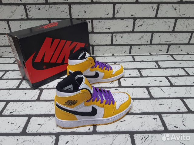 Nike Air Jordan 1 Mid Yellow