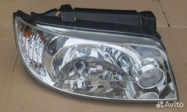 Фара правая галоген передняя правая Hyundai Matrix