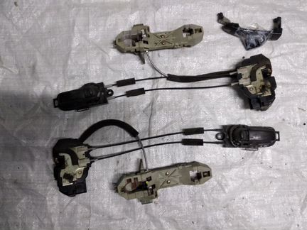 Замок Nissan Kube