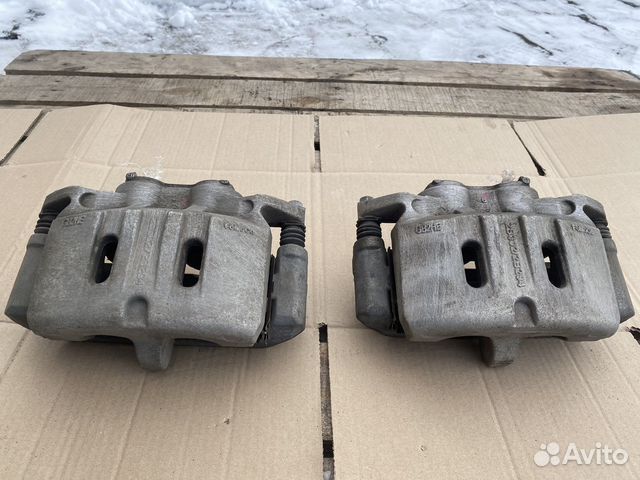 Суппорт тормозной передний Ford Mustang 6