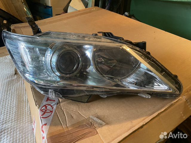 Фара передняя Camry 50