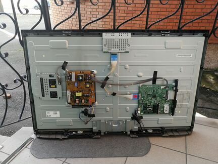 Телевизор LG 42LM340T (Разбор)(По запчастям)