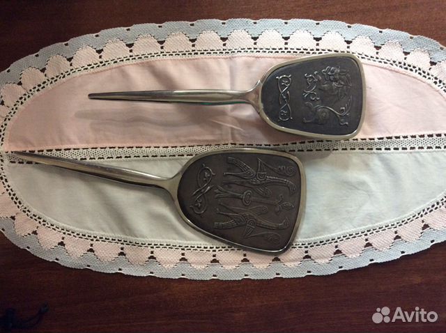 Набор зеркало и щетка