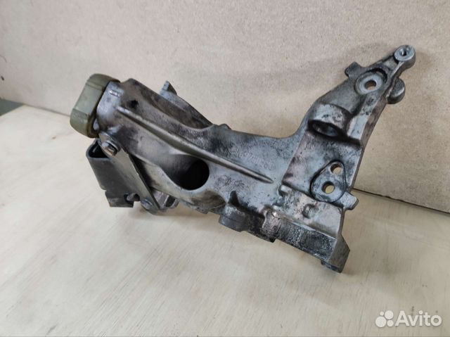 Кронштейн генератора 1.6 hdi Peugeot Citroen