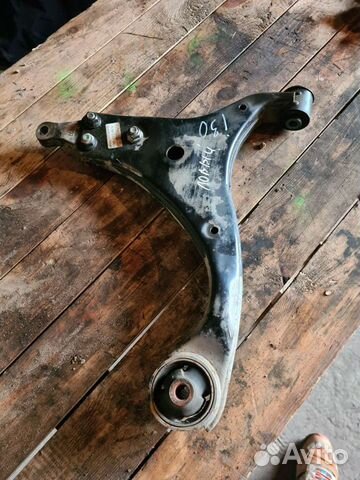 Рычаг левый hyundai i30.2010 год