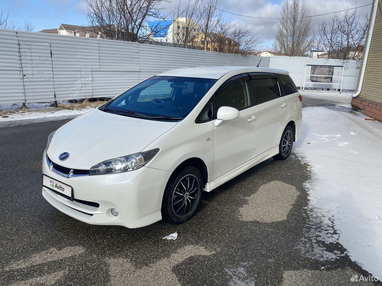 Toyota wish 2011. Wish 2011 года. Wish 2011 года. Багажник на крышу автомобиля тойота виш 2011 года. Wish 2011 года.