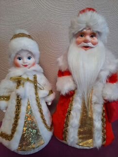 Дед мороз и снегурочка под елку