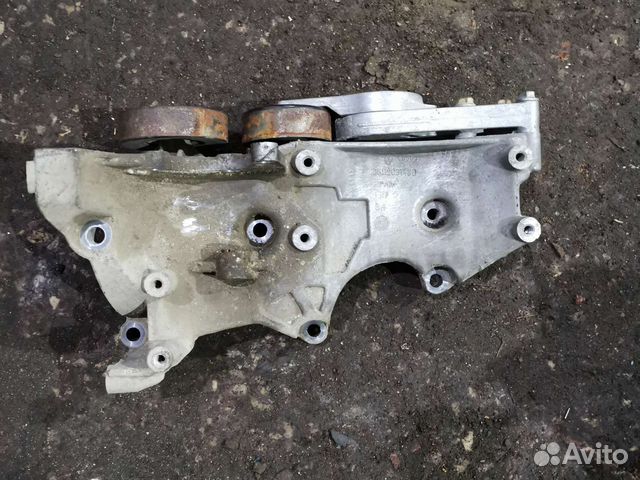 Кронштейн генератора Audi A6 C6