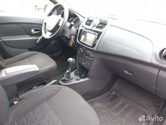 Renault Sandero Stepway 1.6 AT, 2015, битый, 132 000 км