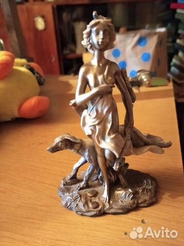 Статуэтка полистоун 