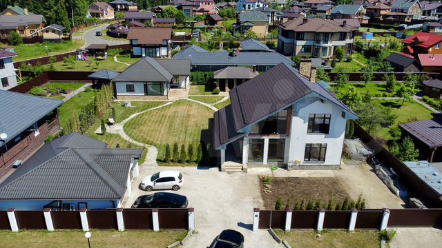 Дом 220 м² на участке 17,4 сот.