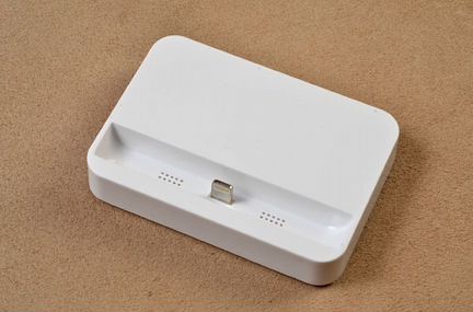 Док станция iPhone 5, 5S, 5С, 5SE, 6, 6S