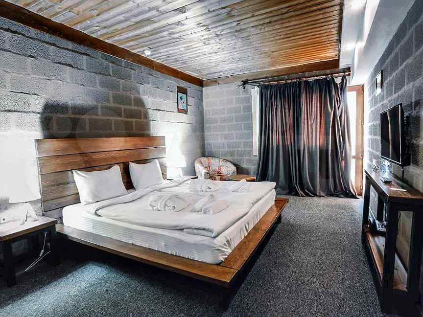 Отель 900. Отель Sno Kazbegi. Степанцминда гостиница. Wooden Hotel Kazbegi номера. Alpine Lounge Kazbegi 4.