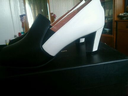 Модельные летние туфли производства Великобритания