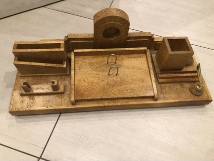 Настольный прибор из карельской березы