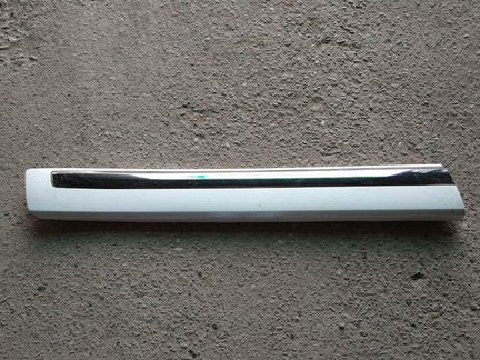 Молдинг передней левой двери Land Cruiser 200