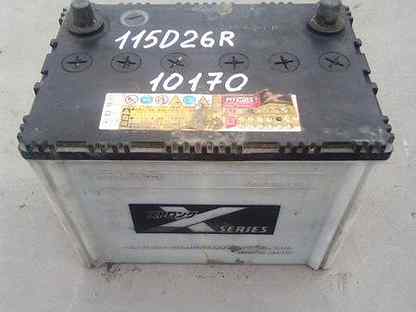 Крышка аккумулятора исузу эльф. Isuzu elf аккумулятор. Isuzu nqr75 аккумулятор. Isuzu nqr75 аккумулятор. Акб isuzu elf 4hk1.