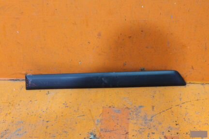 Молдинг двери задний правый Skoda Yeti 1 2009-2018