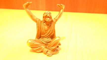 2 латунные фигурки, одна Кришна Гопал