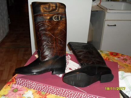 Женские осенние сапоги новые