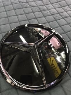 Эмблемы в решётку Mercedes Benz