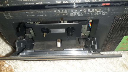 Магнитола Sharp QT-100