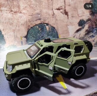 Металлическая машина игрушка