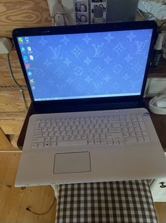 Sony SVE171G11V 2012 год