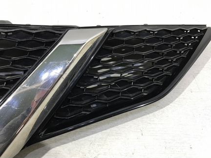 Решетка радиатора передняя Nissan Qashqai J11