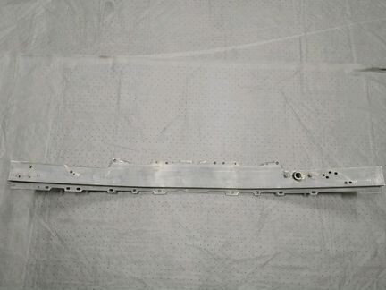 Усилитель бампера Mercedes 205