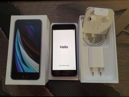 Телефон iPhone SE 2020 белый рст