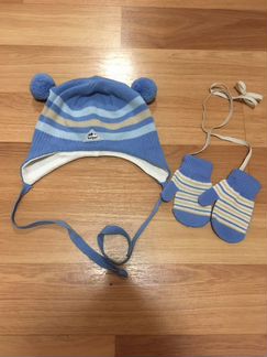 Демисезонная шапка и варежки