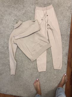 Женский костюм