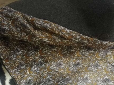 Пально из шерсти с воротником из натурального меха