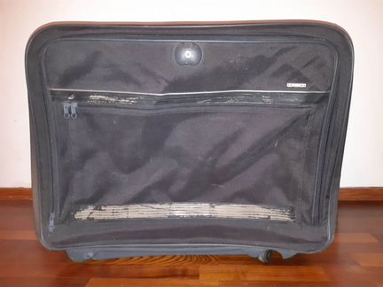 Чемодан на колёсах
