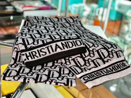 Комплект шапка и шарф Christian Dior